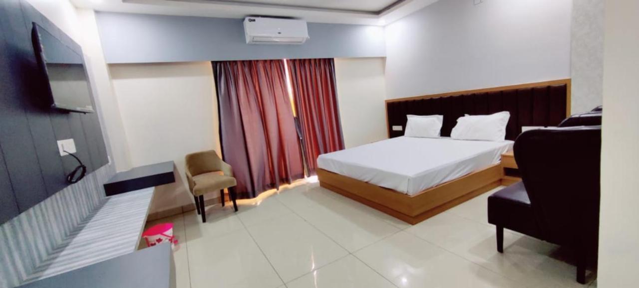 Hotel Gujrat
