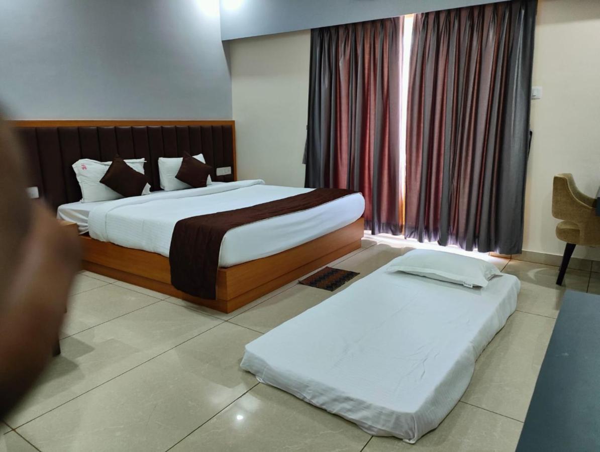Hotel Gujrat Hotel Puri
