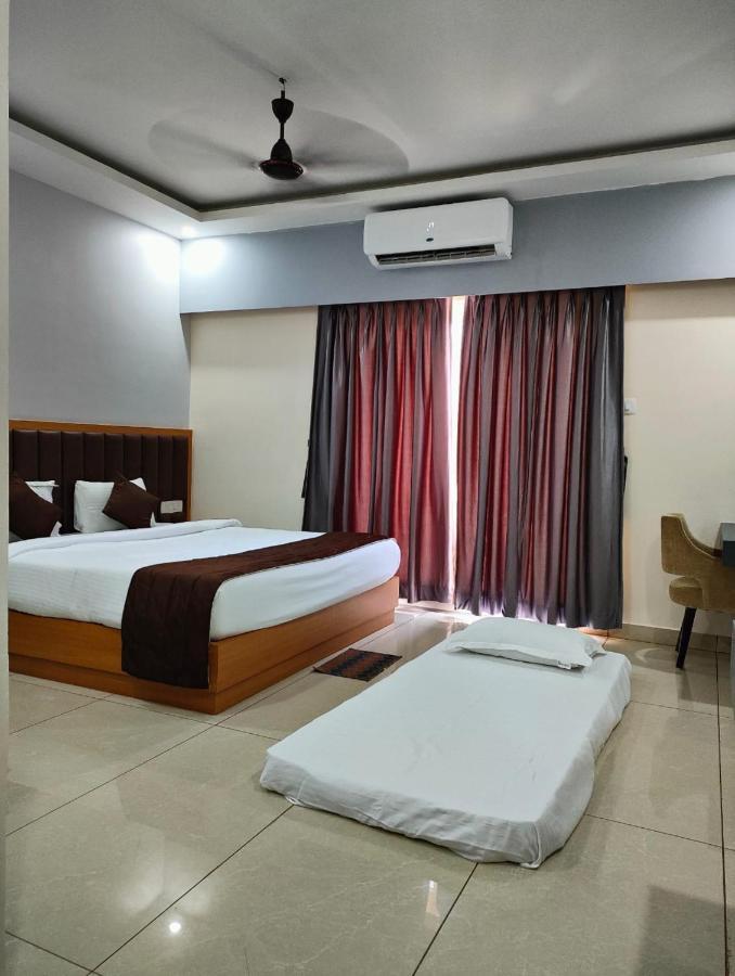Hotel Gujrat Hotel Puri